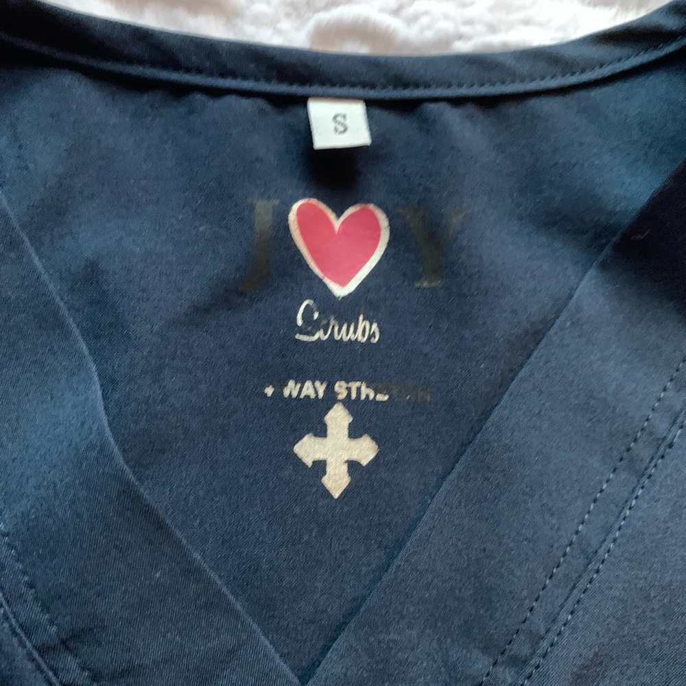 Joy Scrub Top - Picture 3 of 3